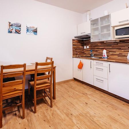Lipno Nad Vltavou - Apartman 23 - Wifi, Parking, Netflix Bagian luar foto